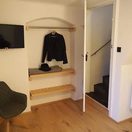 Haeuschen Im Ortskern Perg